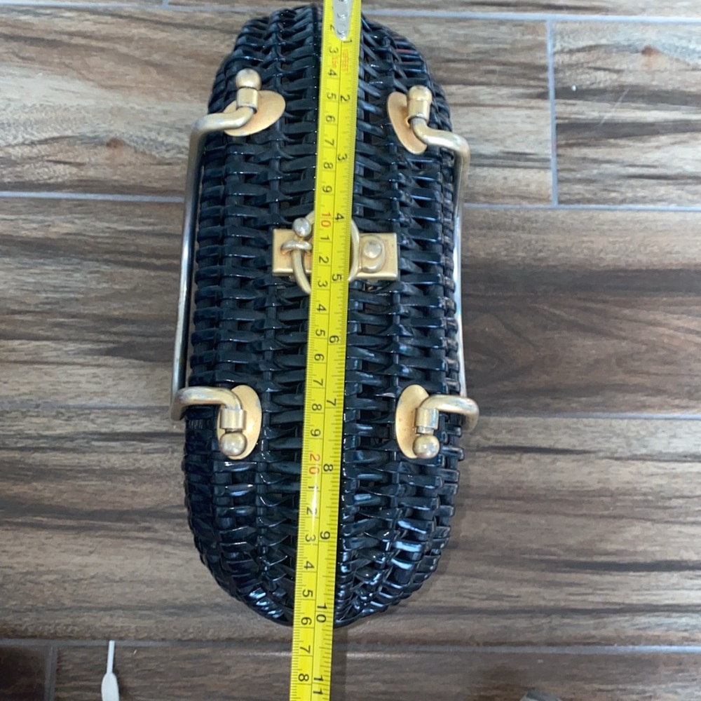 🛍️Adorable Custom Made Black Woven Handbag With Gold Details! - Picture 14 of 15